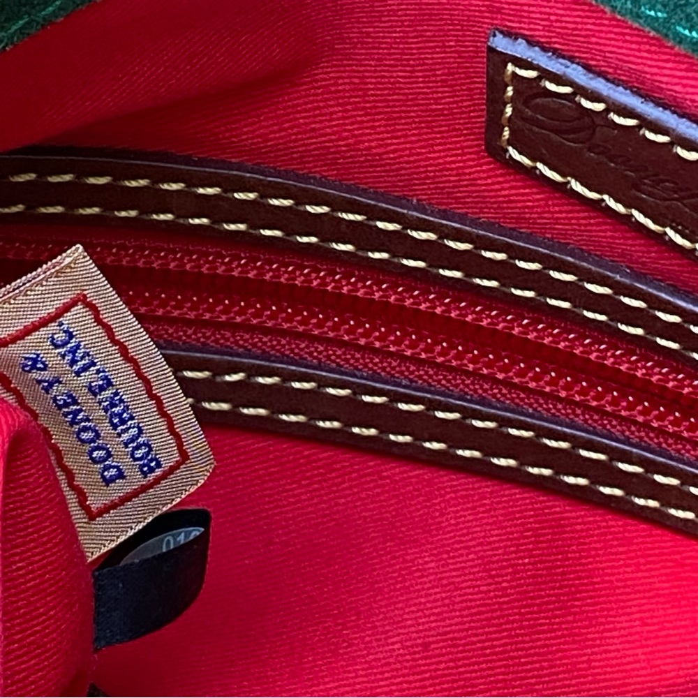 Stunning Dooney and Bourke Bag - Picture 7 of 16